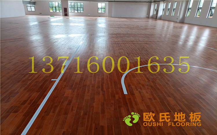 江蘇宿遷運(yùn)河路學(xué)校體育館木地板案例 江蘇宿遷運(yùn)河路學(xué)校體育館木地板案例